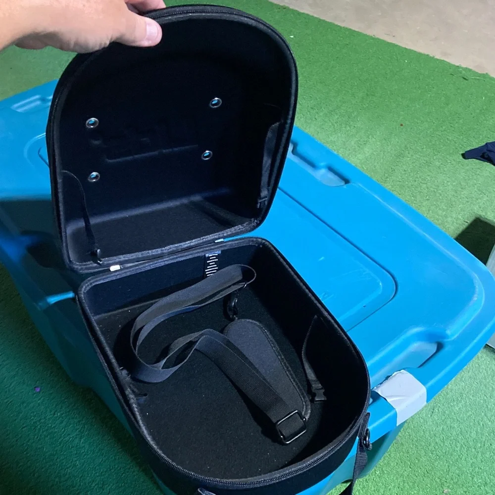 Hat carrier by Lids